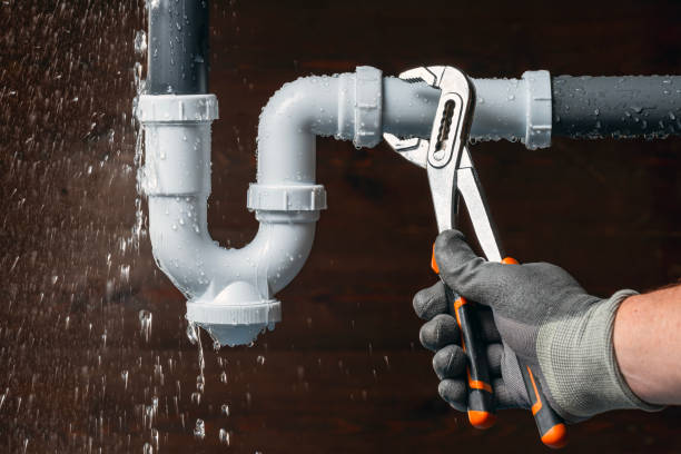 Professional Gas Line Repair technician working in Urbana, IA